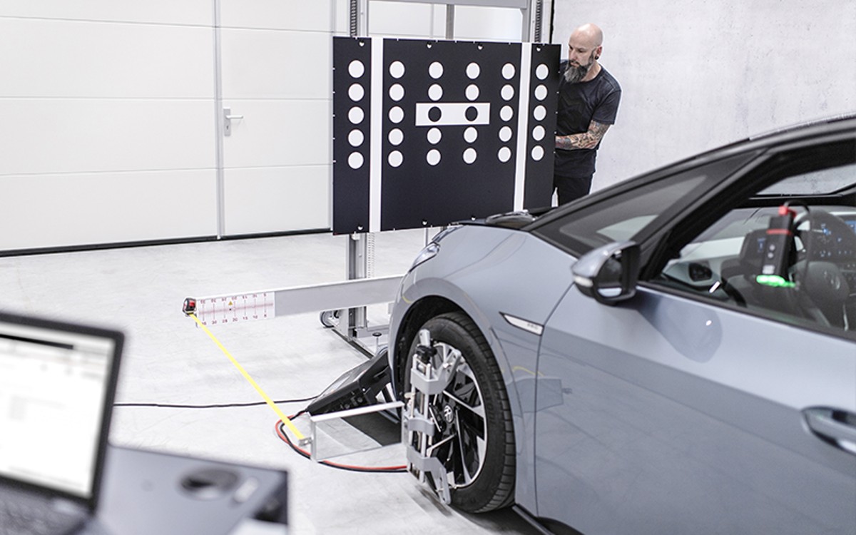 ADAS-kalibrointi takaa kuljettajaa avustavien järjestelmien oikean toiminnan