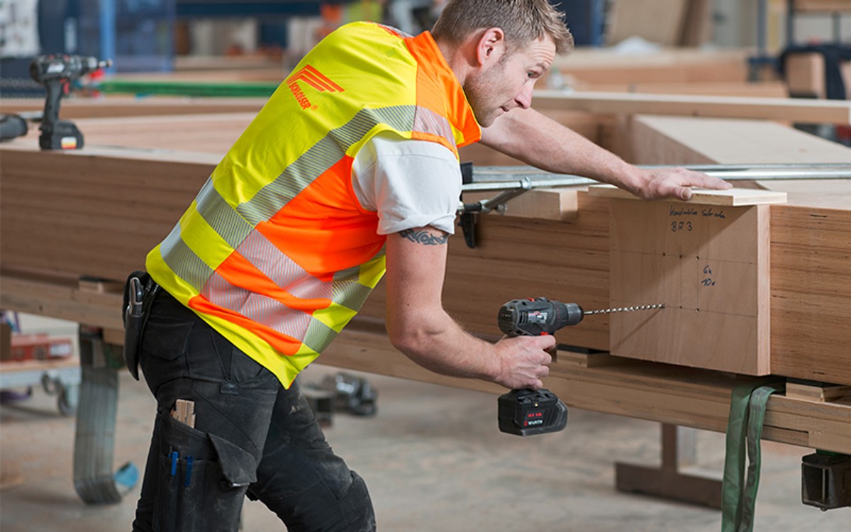 Puukiinnittäminen – kiinnikkeiden materiaalit ja pinnoitteet käyttöolosuhteiden mukaan