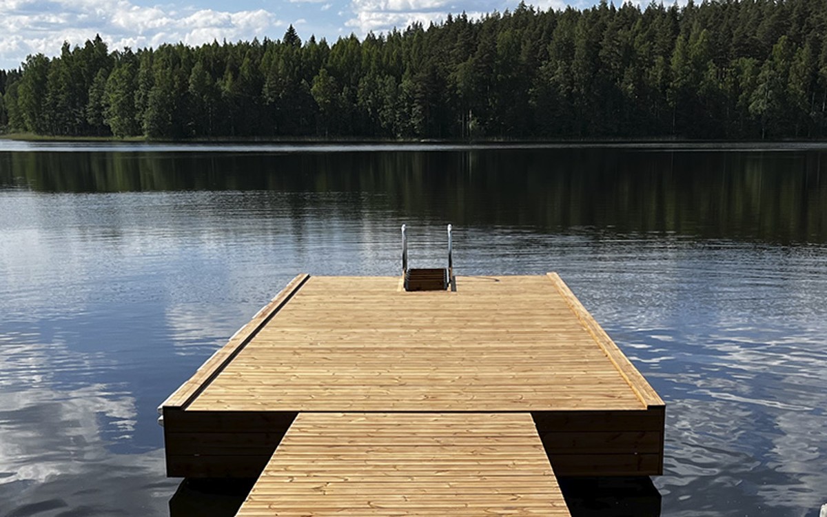 News Teaser Laituri tai terassi kesärakentajan projektina – materiaalivalinta ratkaisee